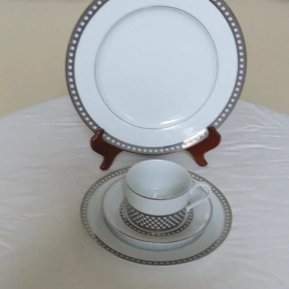 Mikasa Fine china ( starter set )